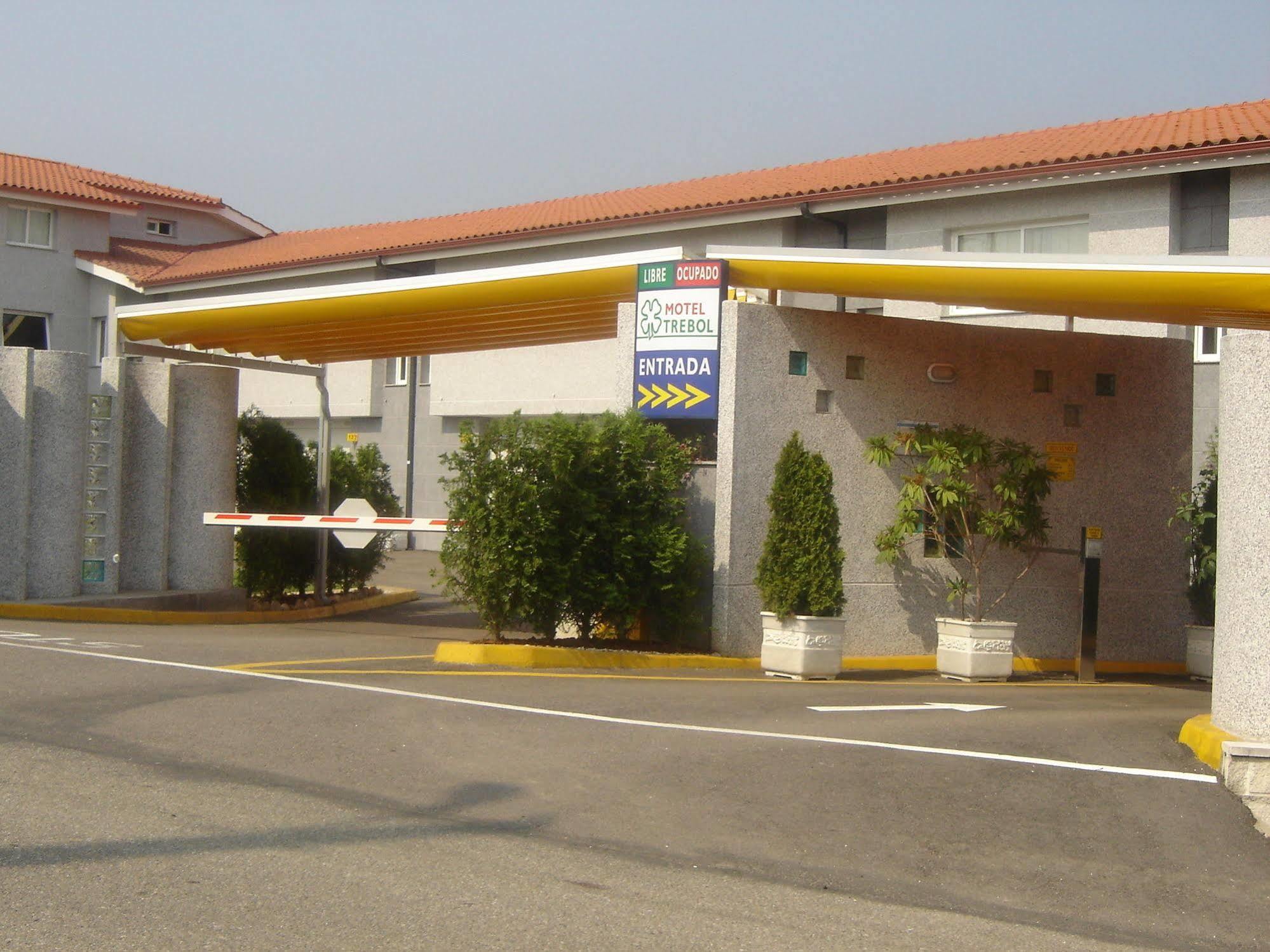 Motel Trebol Tui Exterior foto