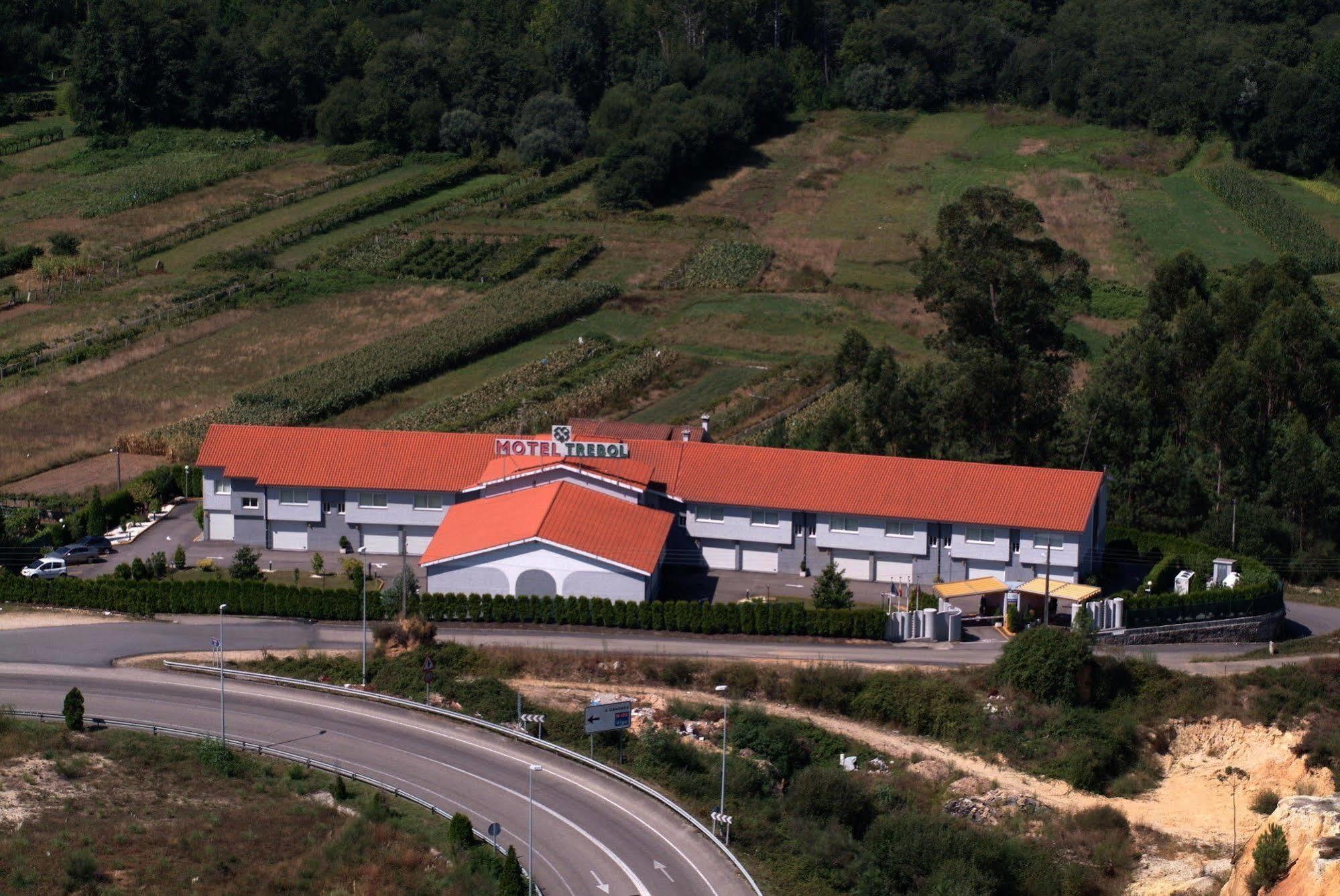 Motel Trebol Tui Exterior foto