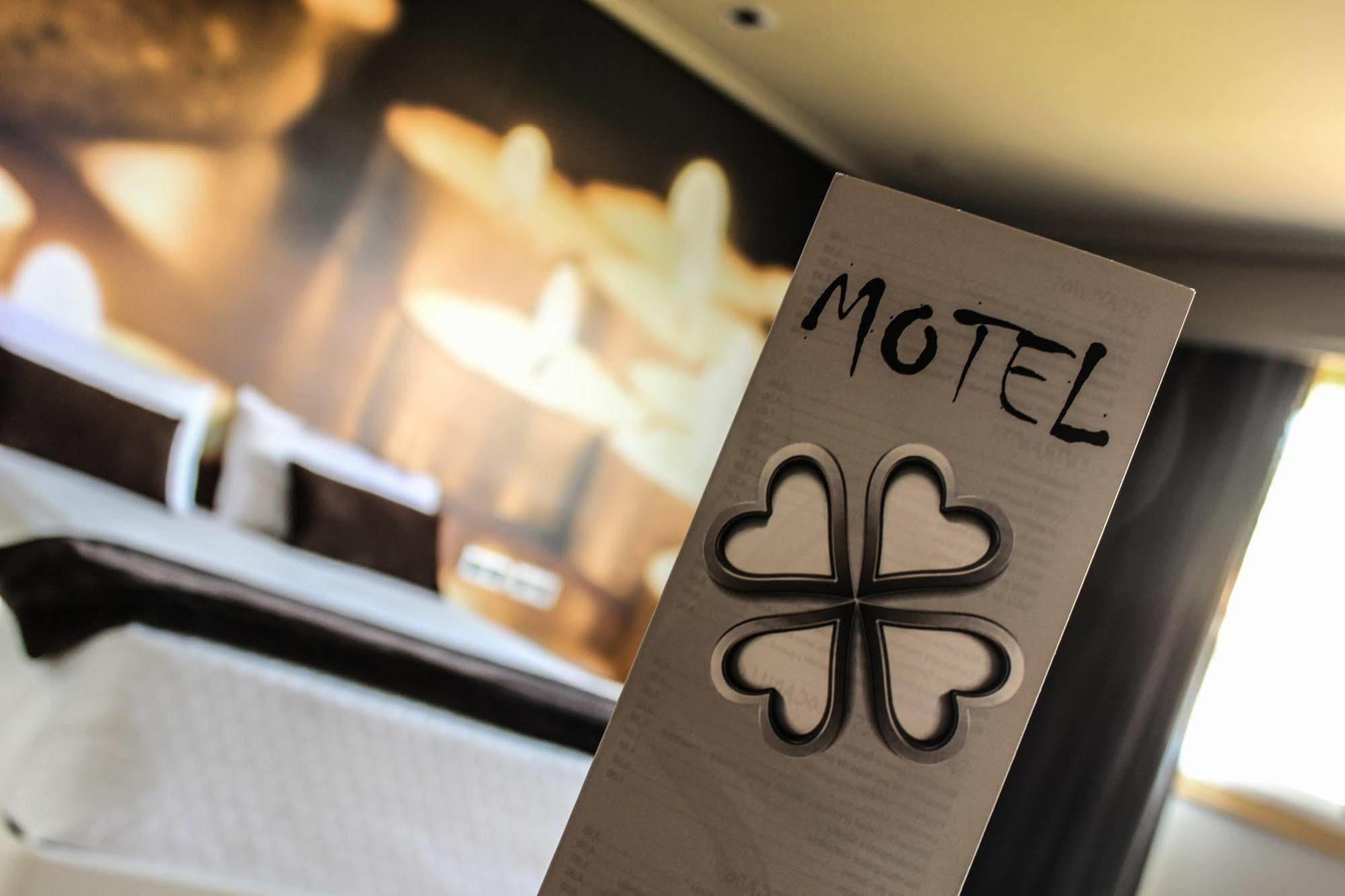 Motel Trebol Tui Exterior foto